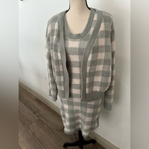 Sincerely Jule’s Plaid Women's Sweater Two Piece Set - Picture 1 of 9